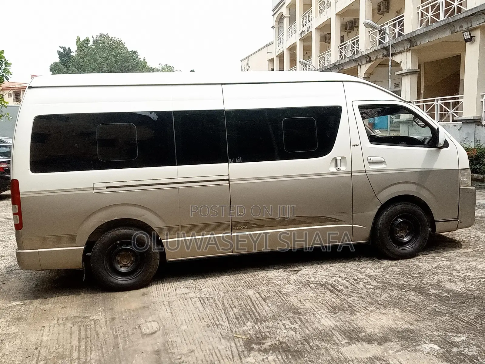 Toyota HiAce 2007 White
