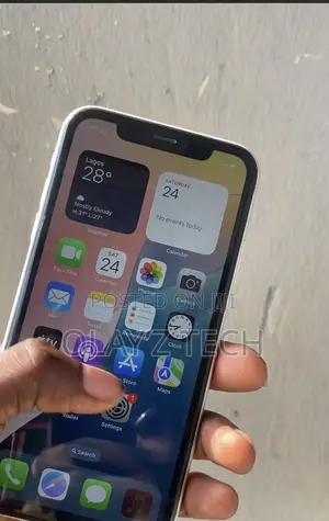 Apple iPhone XR 64 GB White