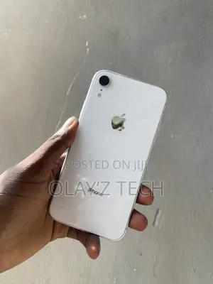 Apple iPhone XR 64 GB White