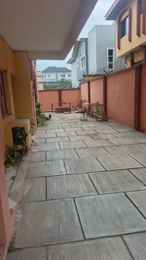 3bdrm Block of Flats in River Valley Estate, Pakuro for sale