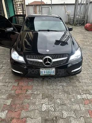 Mercedes-Benz C300 Sport 4Matic Sedan AWD (3.0L 6cyl 7A) 2012 Black