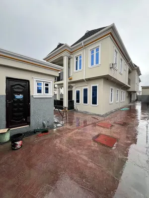 4bdrm Duplex in Peninsula Estate for rent