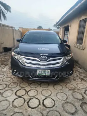 Toyota Venza AWD 2010 Gray