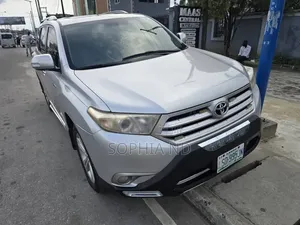 Toyota Highlander 2012 Silver
