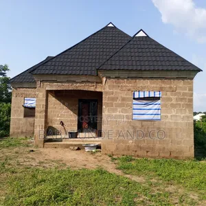 3bdrm Bungalow in Iwo Road for sale