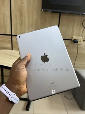 Apple iPad 9.7 32 GB Gray