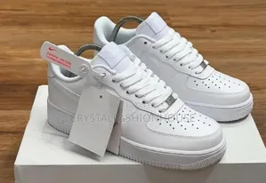 High Quality White Nike Sneakers. Size 37 to 47