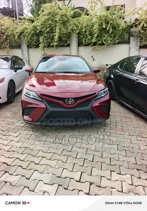 Toyota Camry 2018 Maroon