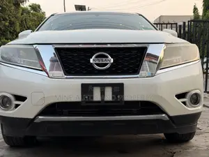 Nissan Pathfinder Platinum 4dr 4x4 (3.5L 6cyl) 2016 White