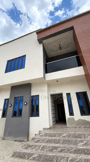 5bdrm Duplex in Guzape District for sale