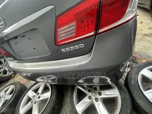 Lexus ES 2012 Gray