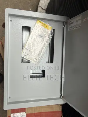 Original ABB D8 TPN Distribution Board – 8 Way 3-Phase DB Box