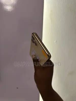 Apple iPhone 11 Pro Max 64 GB Gold