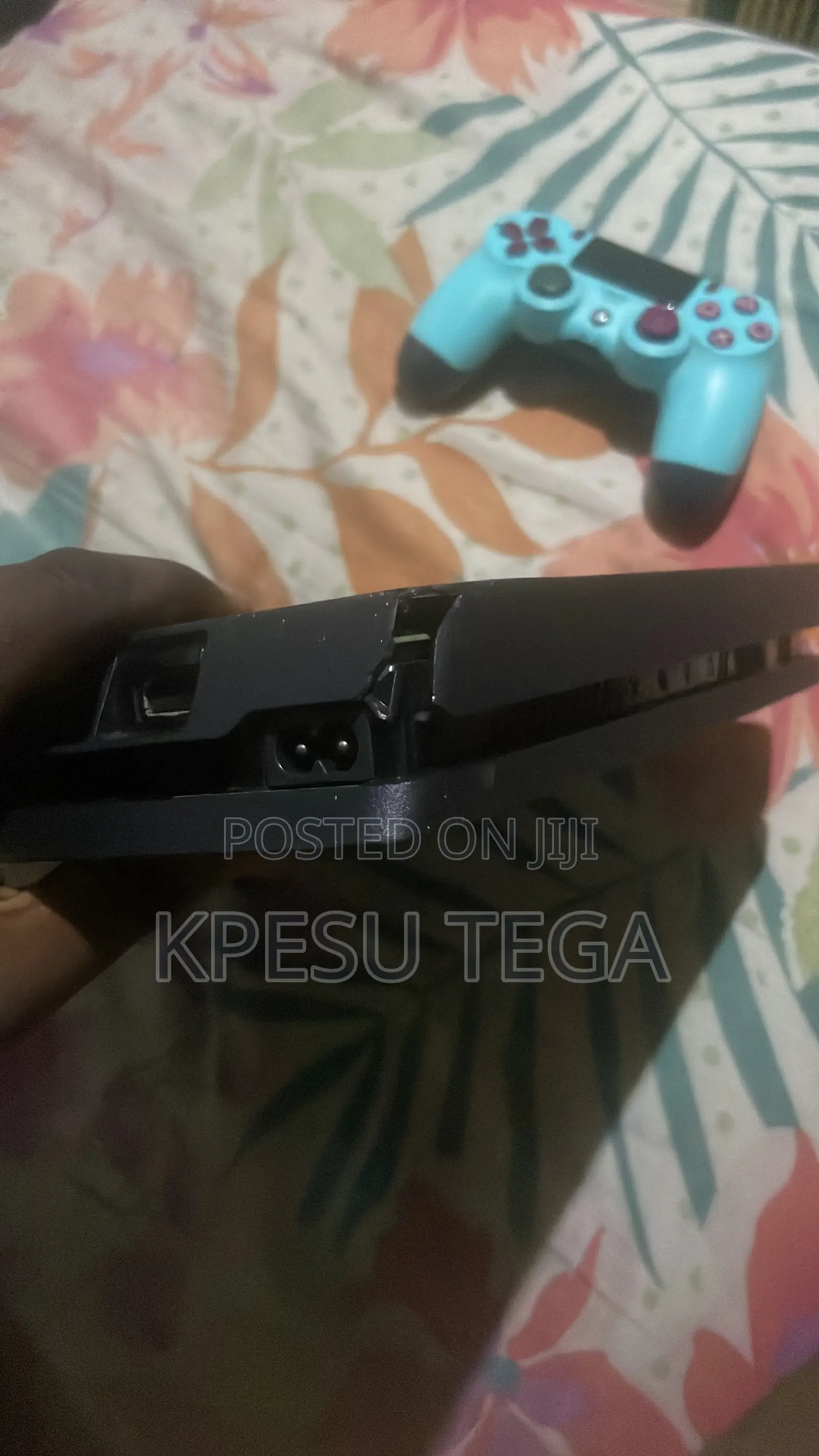 Play Station 4 Slim