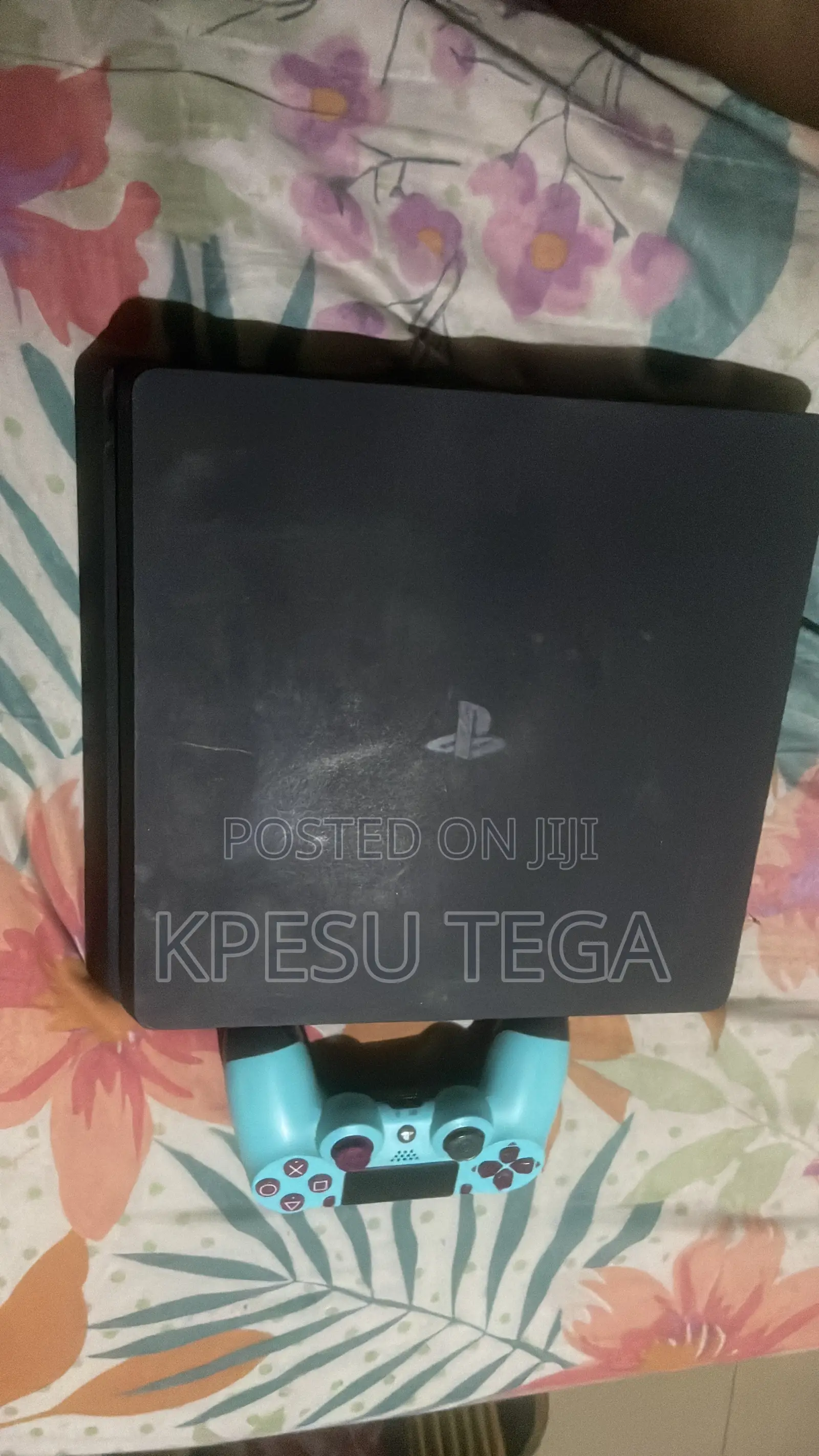 Play Station 4 Slim