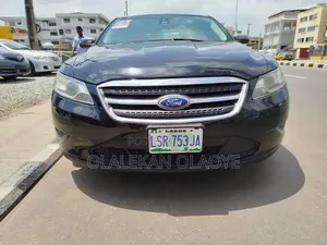 Ford Taurus Limited 2010 Black