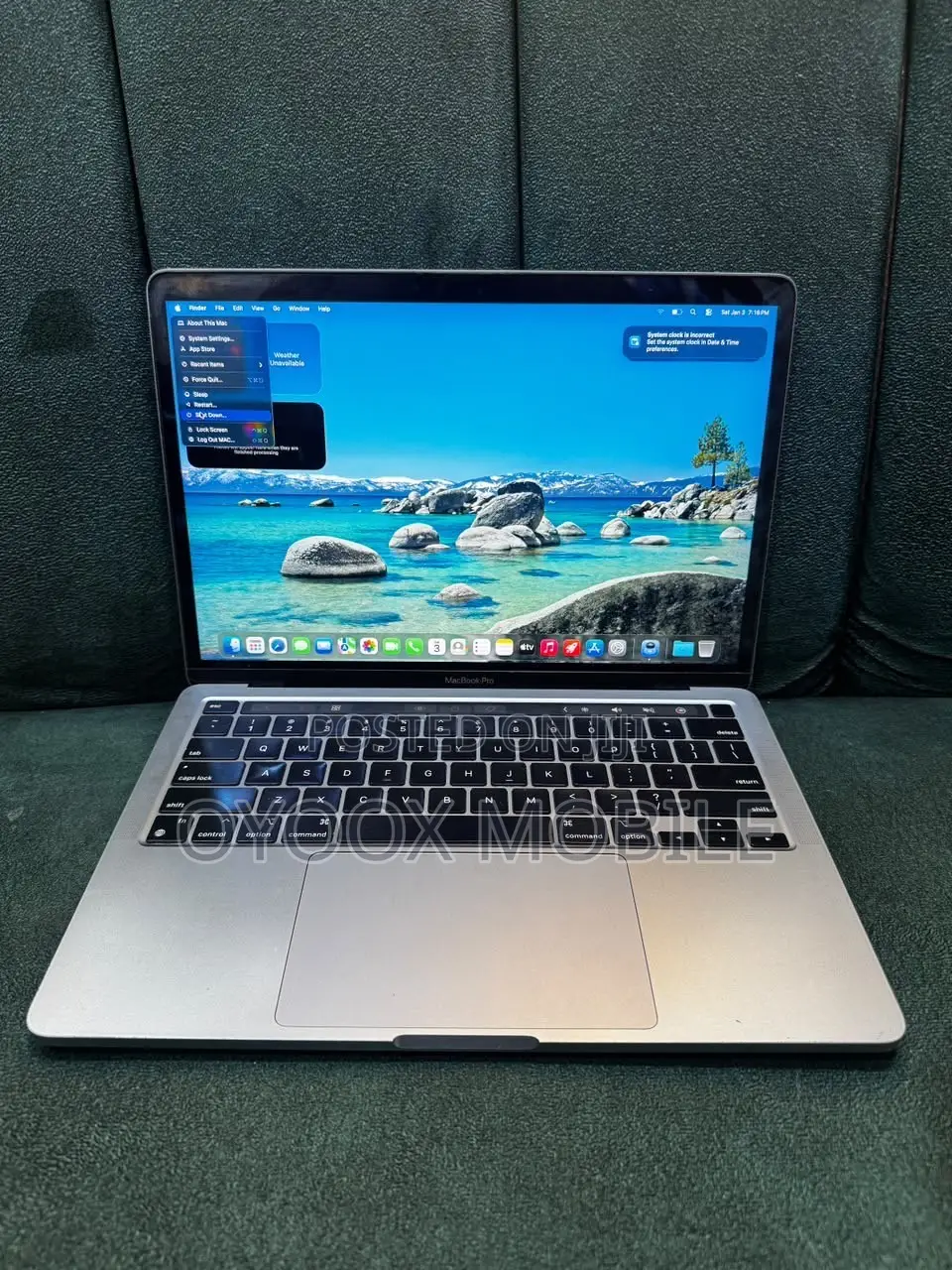 Laptop Apple MacBook Pro 2022 M2 8GB Apple M2 SSD 256GB