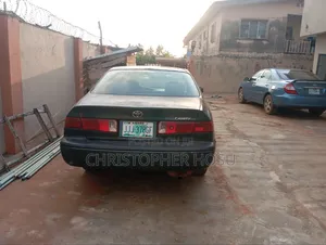 Toyota Camry CE 4dr Sedan (2.2L 4cyl 4A) 2000 Green