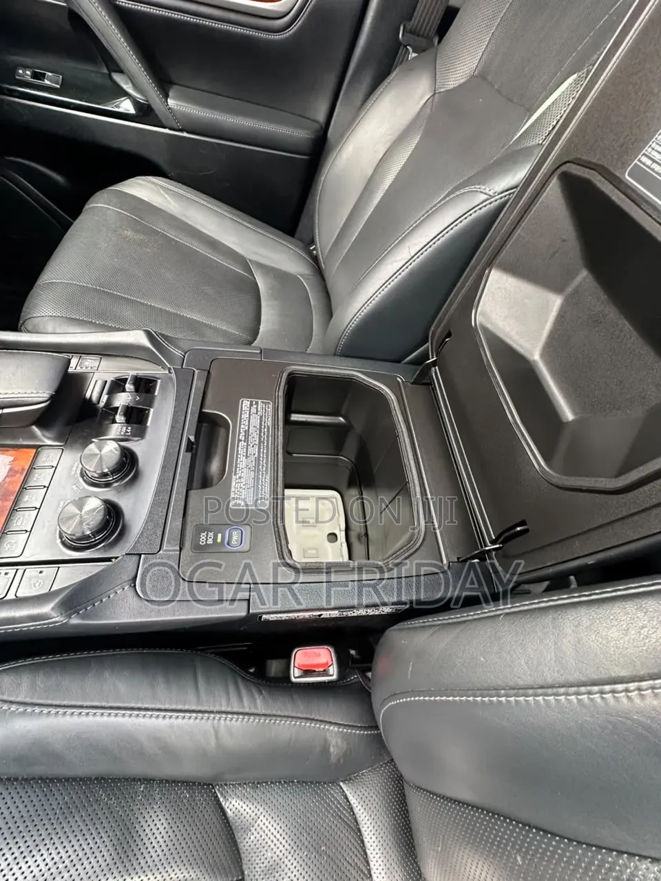 Lexus LX 570 (5 seats) AWD 2019 Black