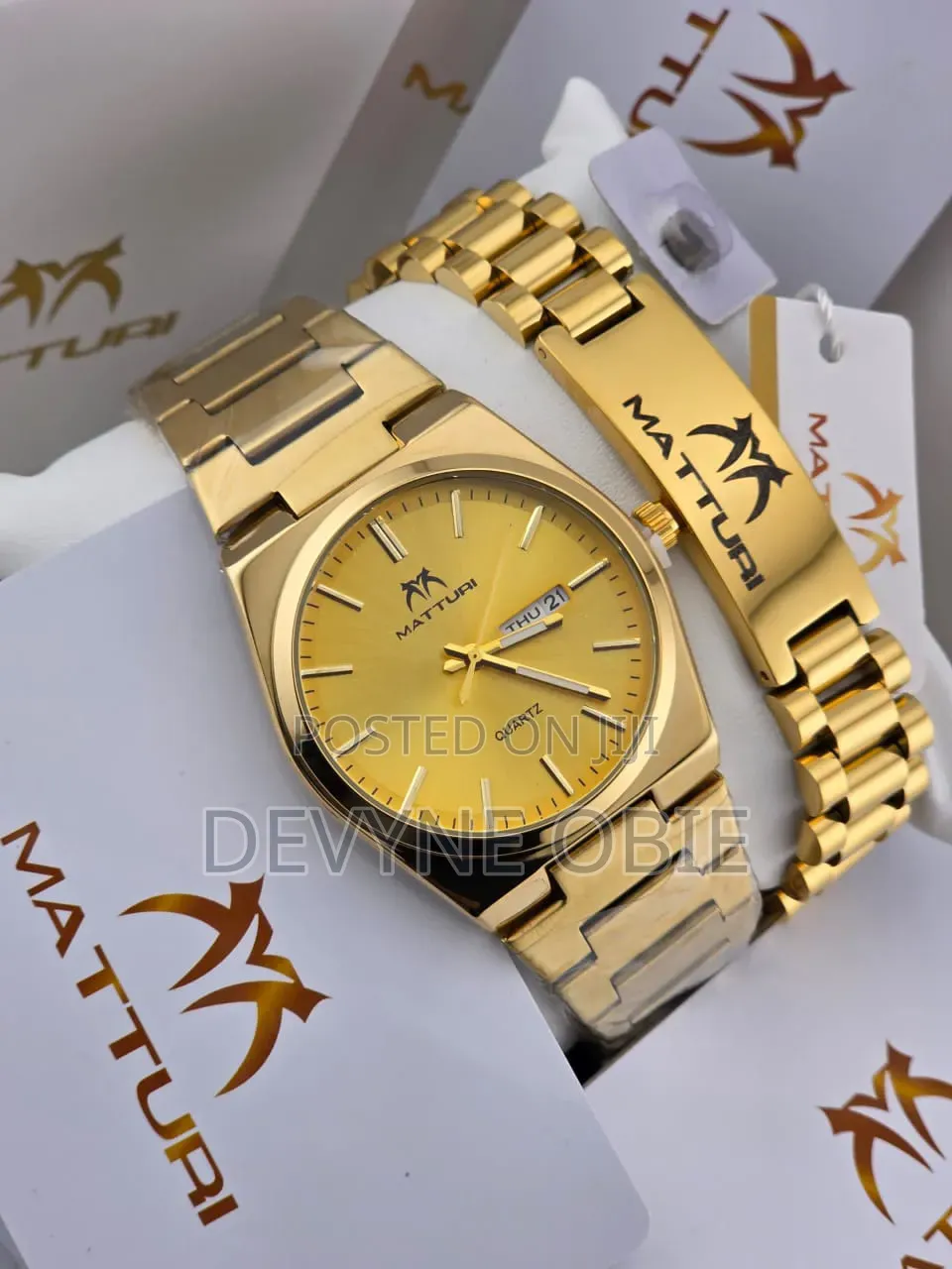 Matturi Wrist Watch With Bangle