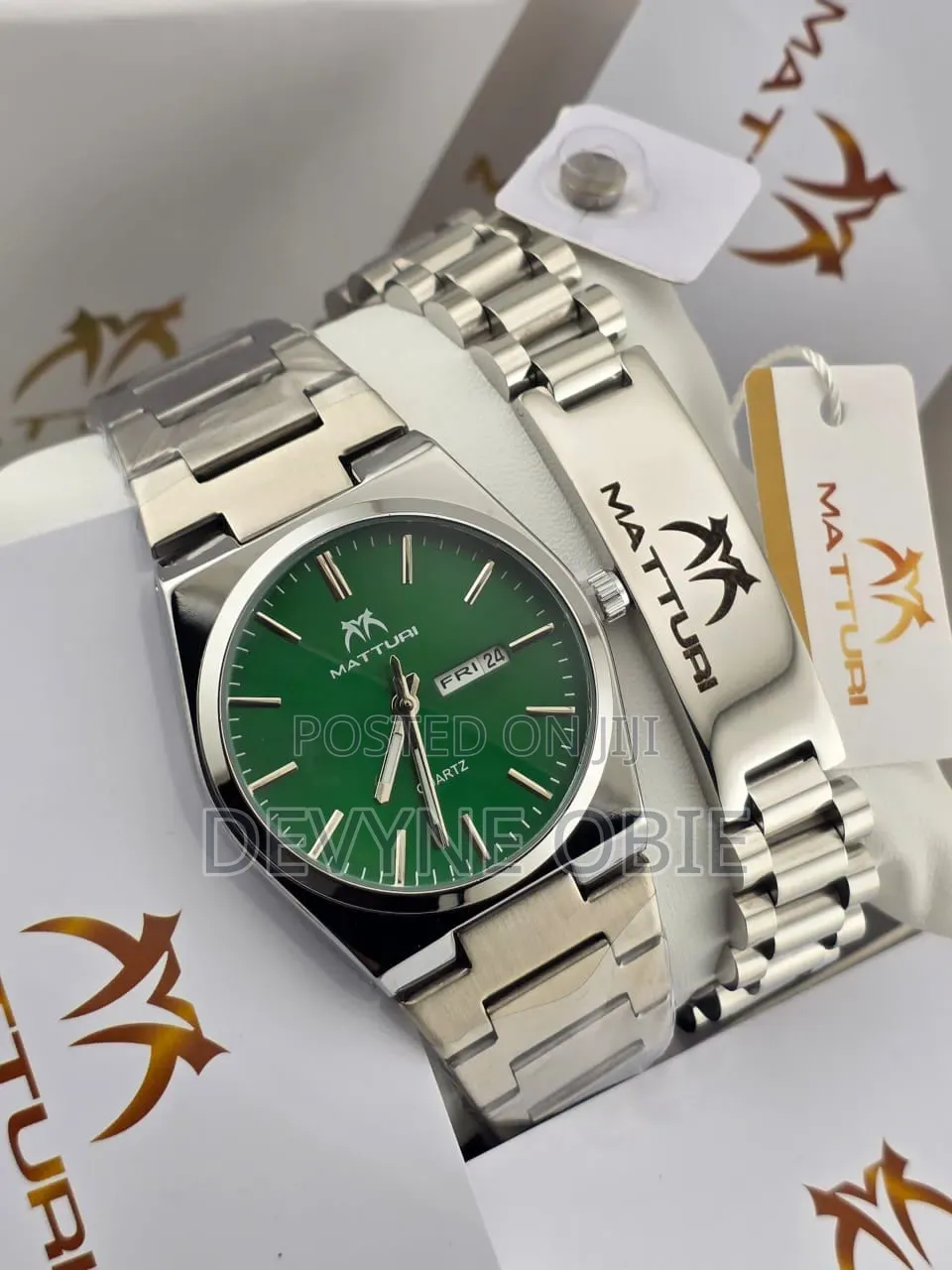 Matturi Wrist Watch With Bangle