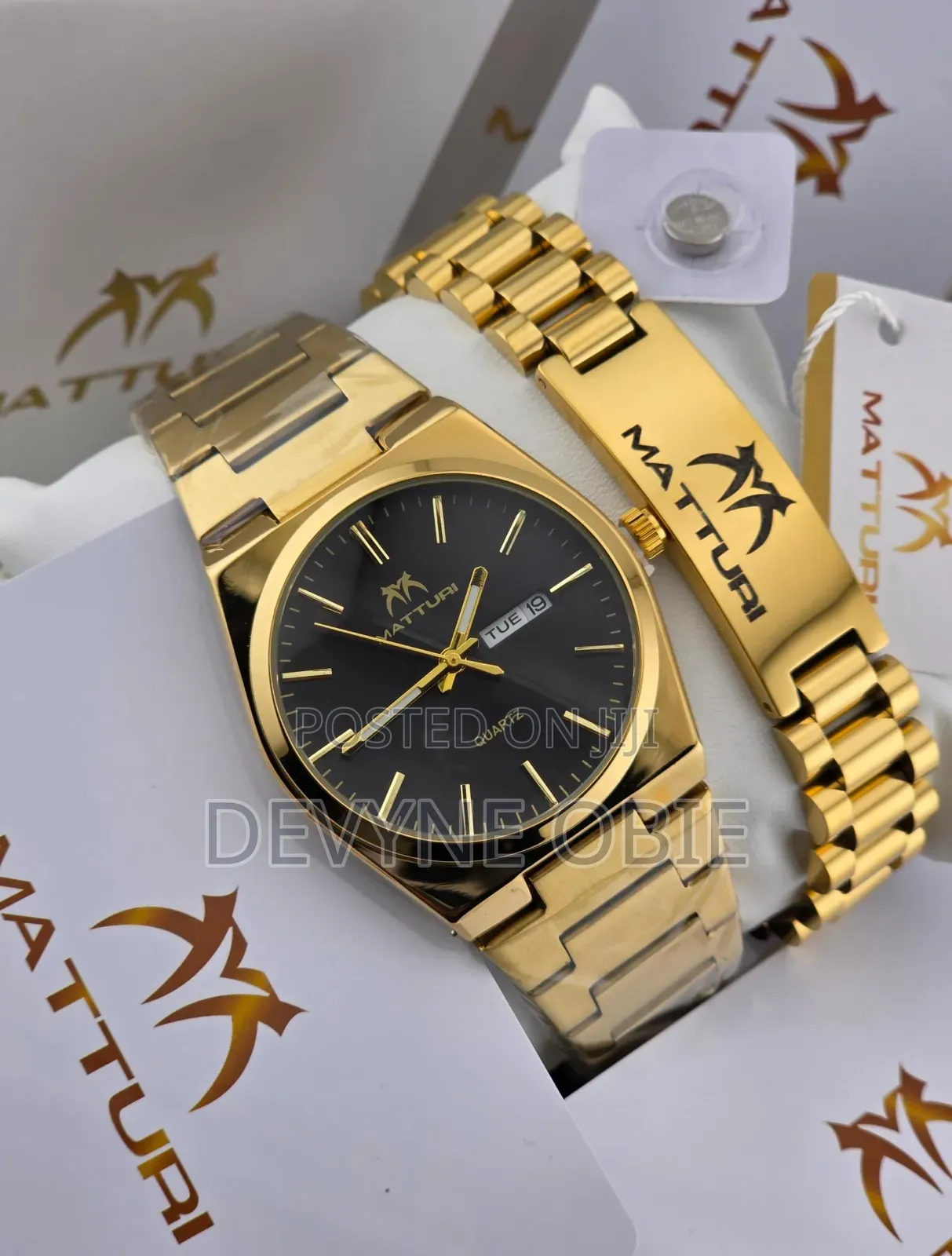 Matturi Wrist Watch With Bangle