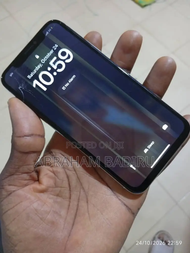 Apple iPhone X 64 GB White