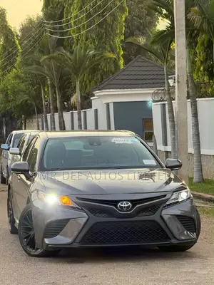 Toyota Camry 2018 Gray