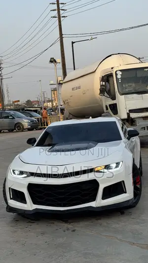 Chevrolet Camaro 2018 White
