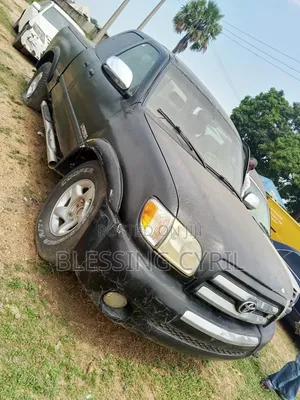 Toyota Tundra 2004 Black