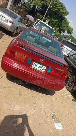 Toyota Camry 2000 Red
