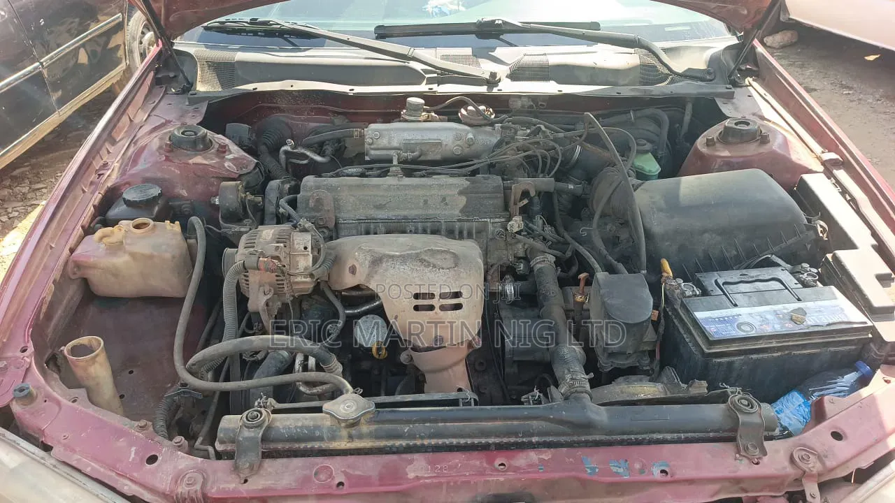 Toyota Camry 2000 Red