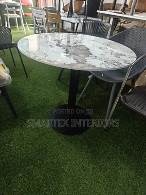 Imported Quality Round Marble Top Table