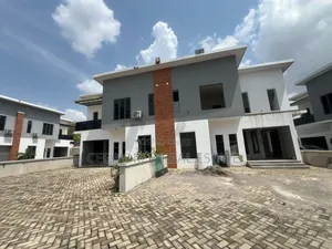 3bdrm Duplex in Old Bodija for rent