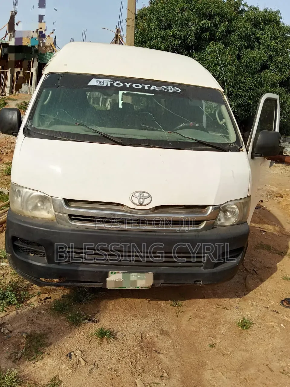 Toyota HiAce 2013 White