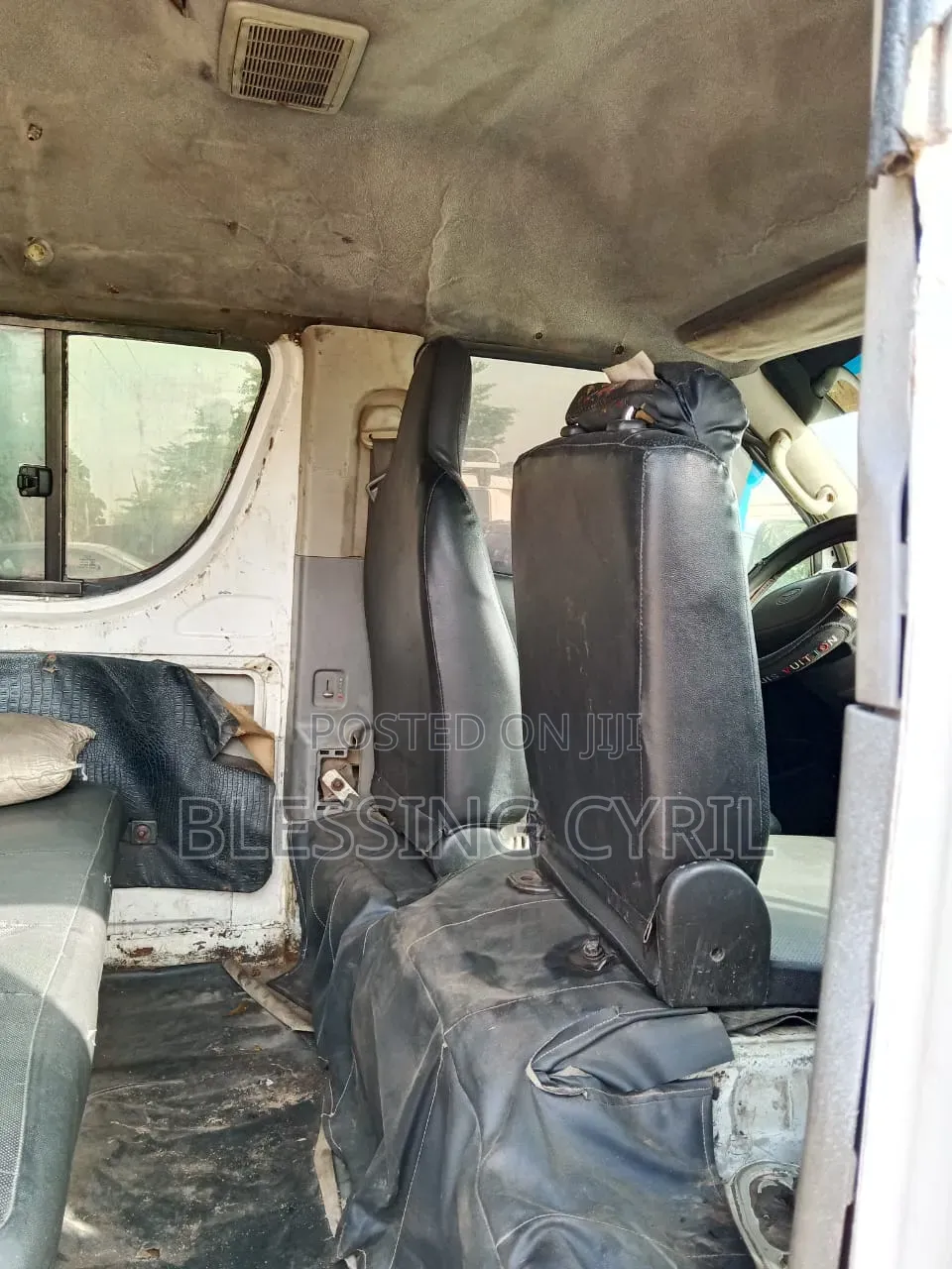 Toyota HiAce 2013 White