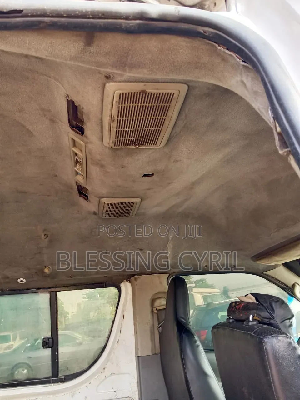 Toyota HiAce 2013 White