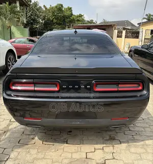 Dodge Challenger SRT Hellcat RWD 2019 Black