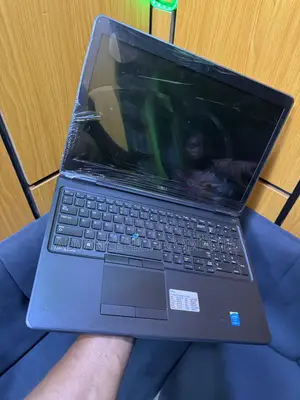 Laptop Dell Latitude E5550 8GB Intel Core i5 SSD 128GB