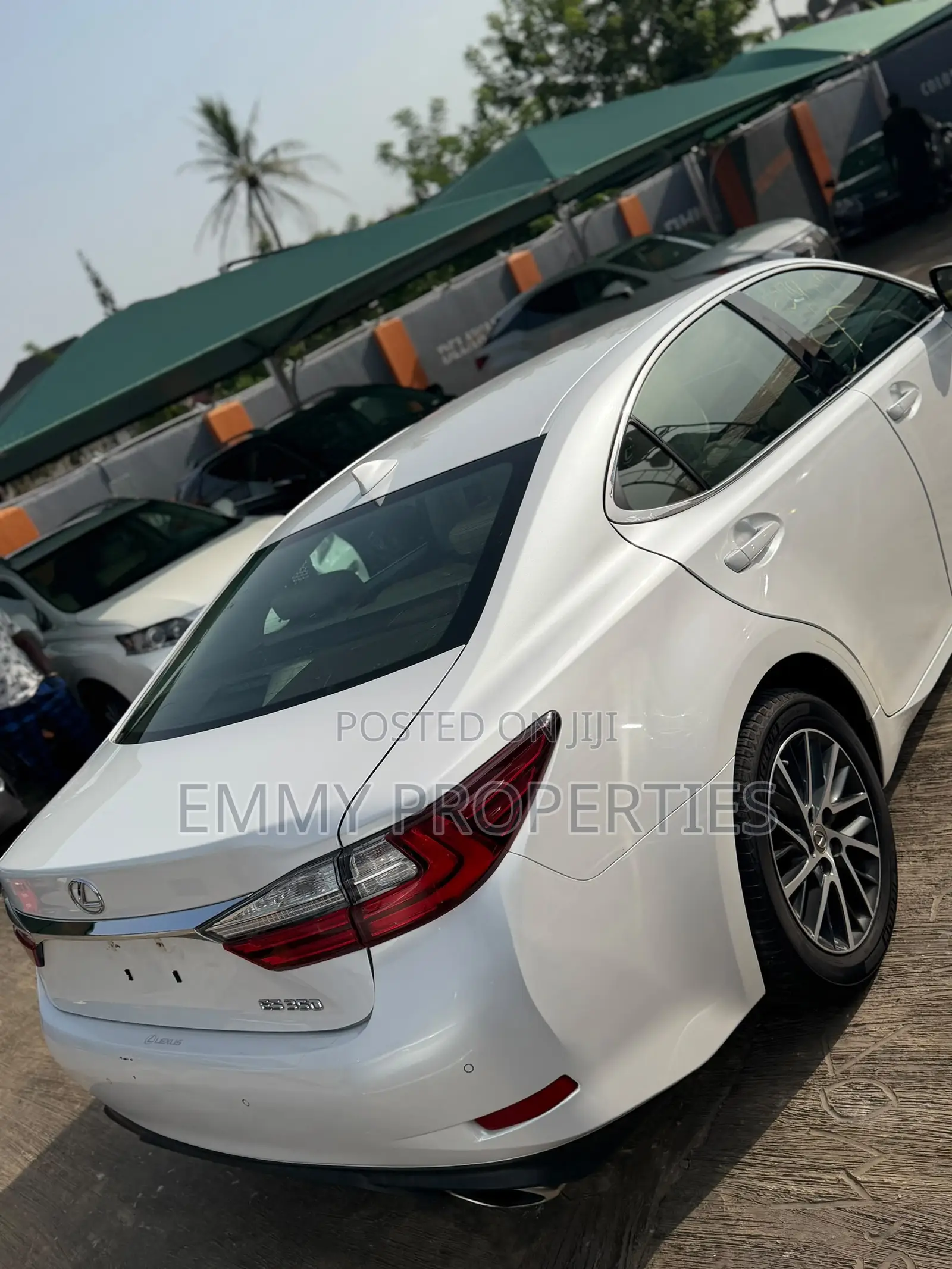 Lexus ES 2018 White