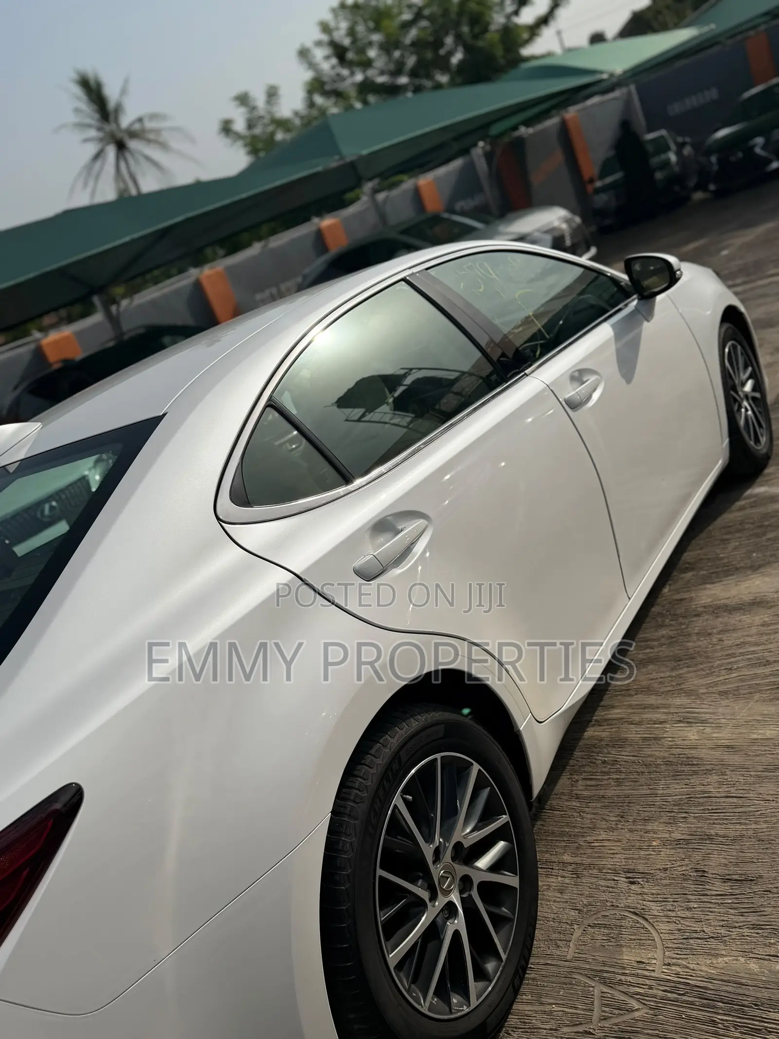 Lexus ES 2018 White