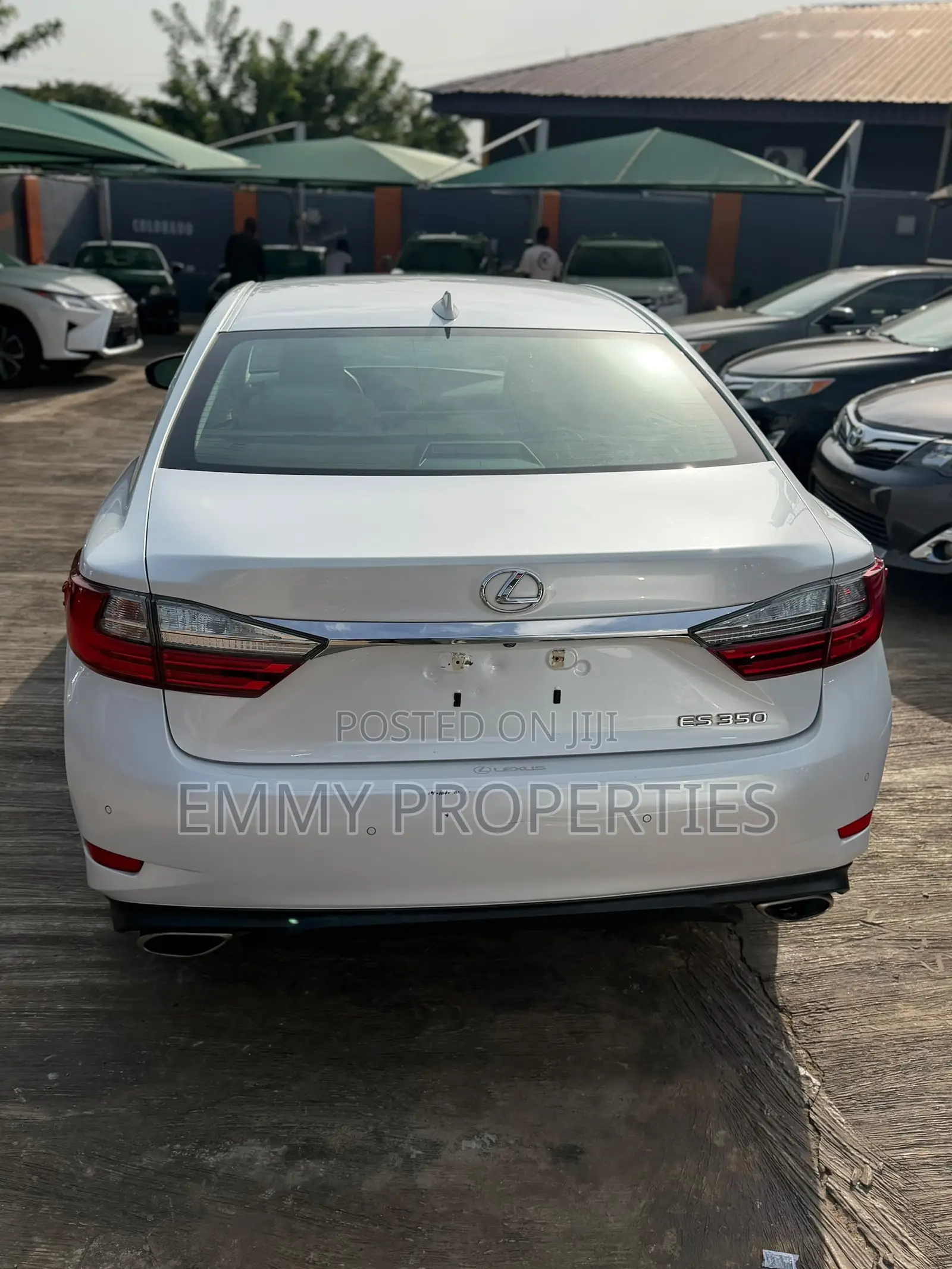 Lexus ES 2018 White