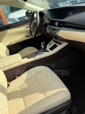 Lexus ES 2018 White