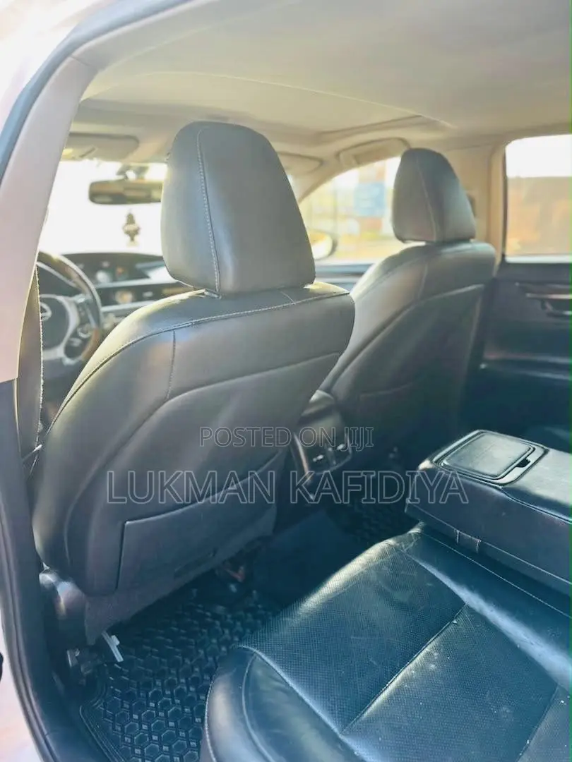 Lexus ES 2015 White