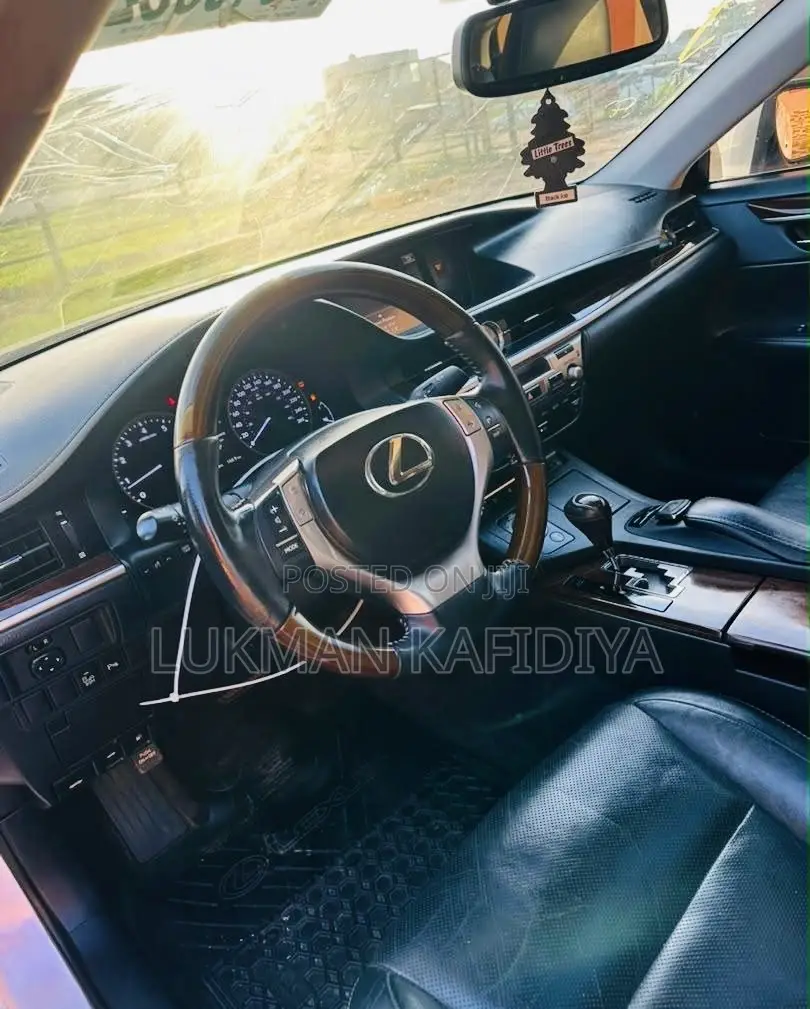 Lexus ES 2015 White