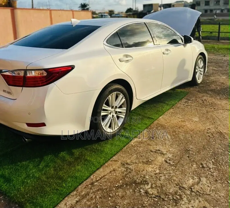 Lexus ES 2015 White