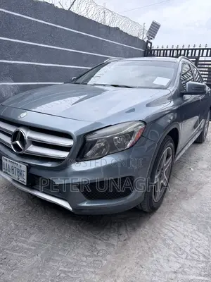 Mercedes-Benz GLA 250 2017 Green
