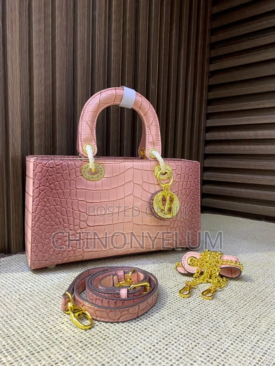 Elegant Luxury Ladies Handbag – Stylish, Classy