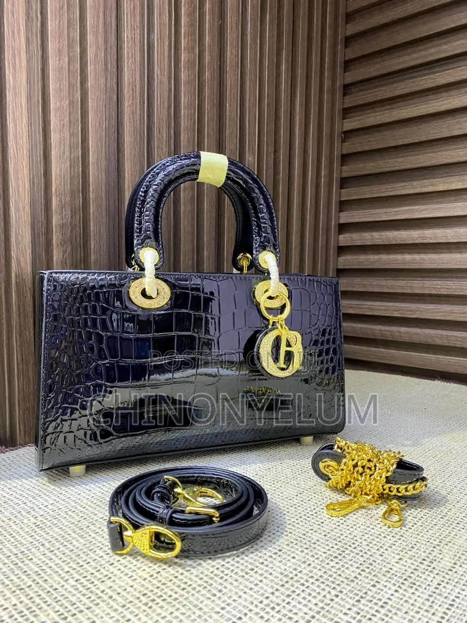 Elegant Luxury Ladies Handbag – Stylish, Classy
