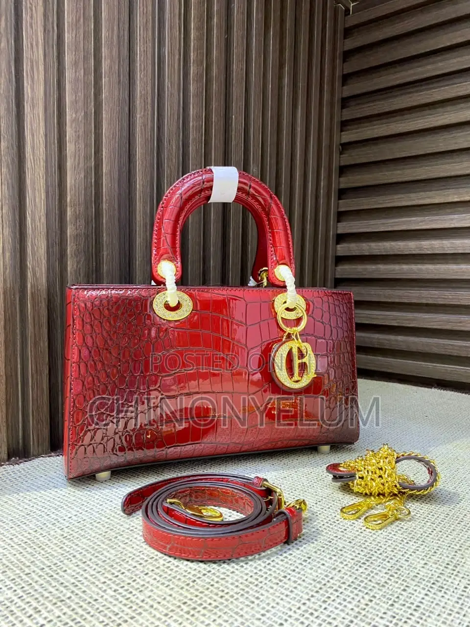 Elegant Luxury Ladies Handbag – Stylish, Classy